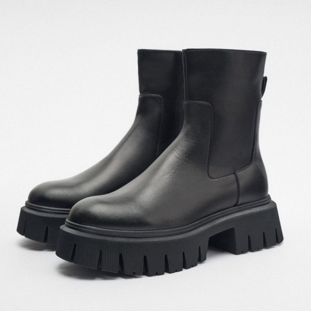 ✨SALE✨ ZARA LEATHER LUG SOLED ANKLE BOOTS ✨SALE✨